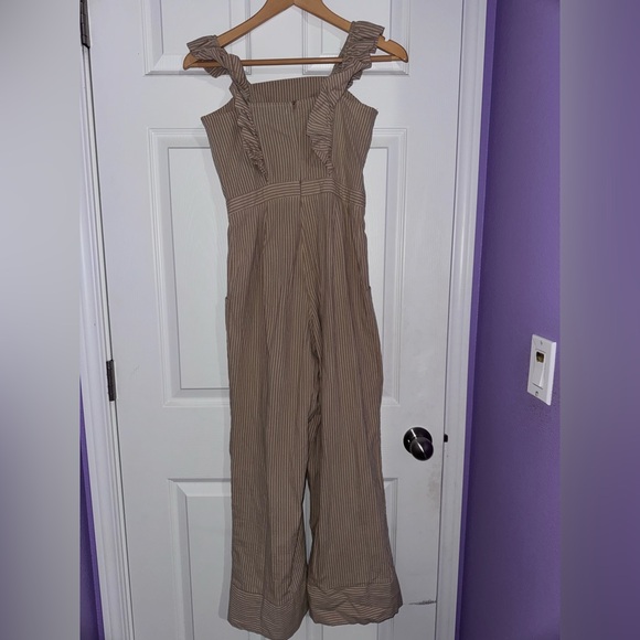 Missguided jumpsuit with frill front in stripe *LIGHT BROWN* - Picture 7 of 7